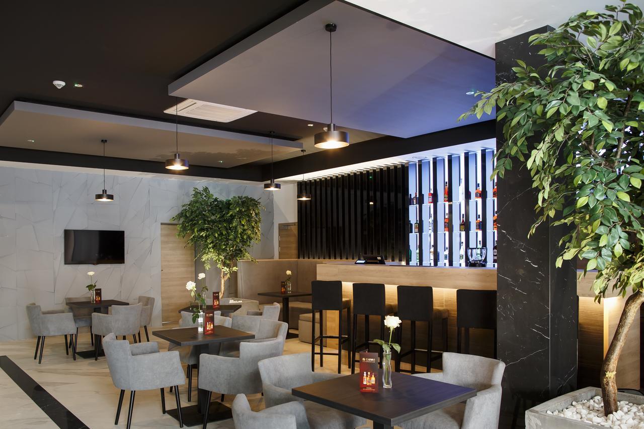 Hotel Czarny Staw Aleksandrów Łódzki Exterior foto